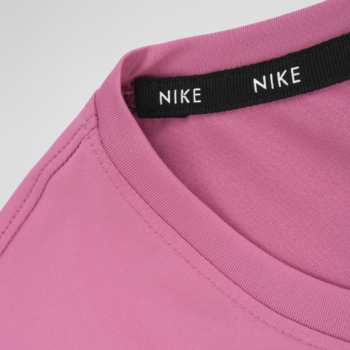 Remera Entrenamiento Nike Dri-FIT One para Mujer,  image number null